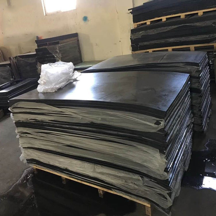 销售性能稳定矿用耐磨橡胶垫板 嵌丝垫板防震性能橡胶厂家