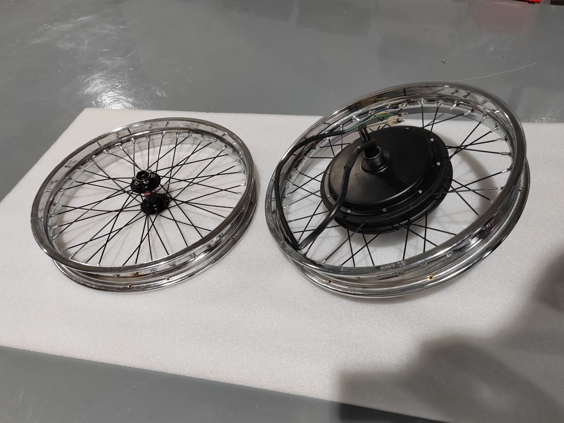Motorcycle 21-inch front wheel off-road tire light bee dragon 19-inch front wheel set off-road electric vehicle high-power motor