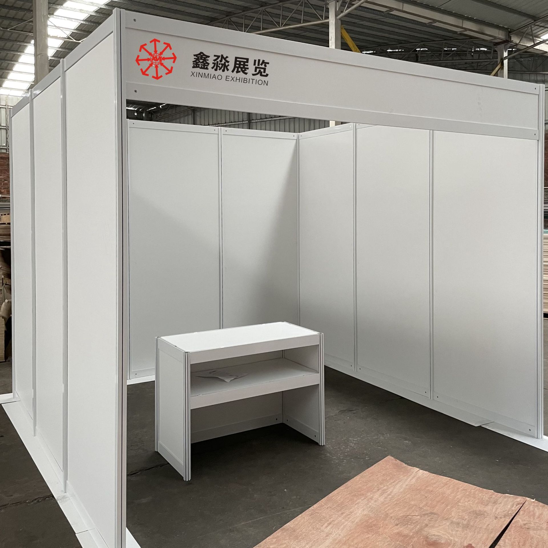 ˫������ɫPVCչ�� PVCľ�� PVC���ϰ� ��������̯չ��ӹ��и�