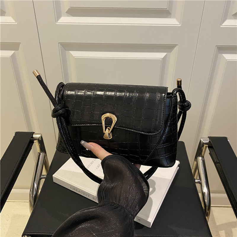 Bolso de hombro, color sólido, diseño de nicho, bolso femenino, 2025 primavera, nueva tendencia, bolso de mensajero coreano, bolso cuadrado pequeño femenino