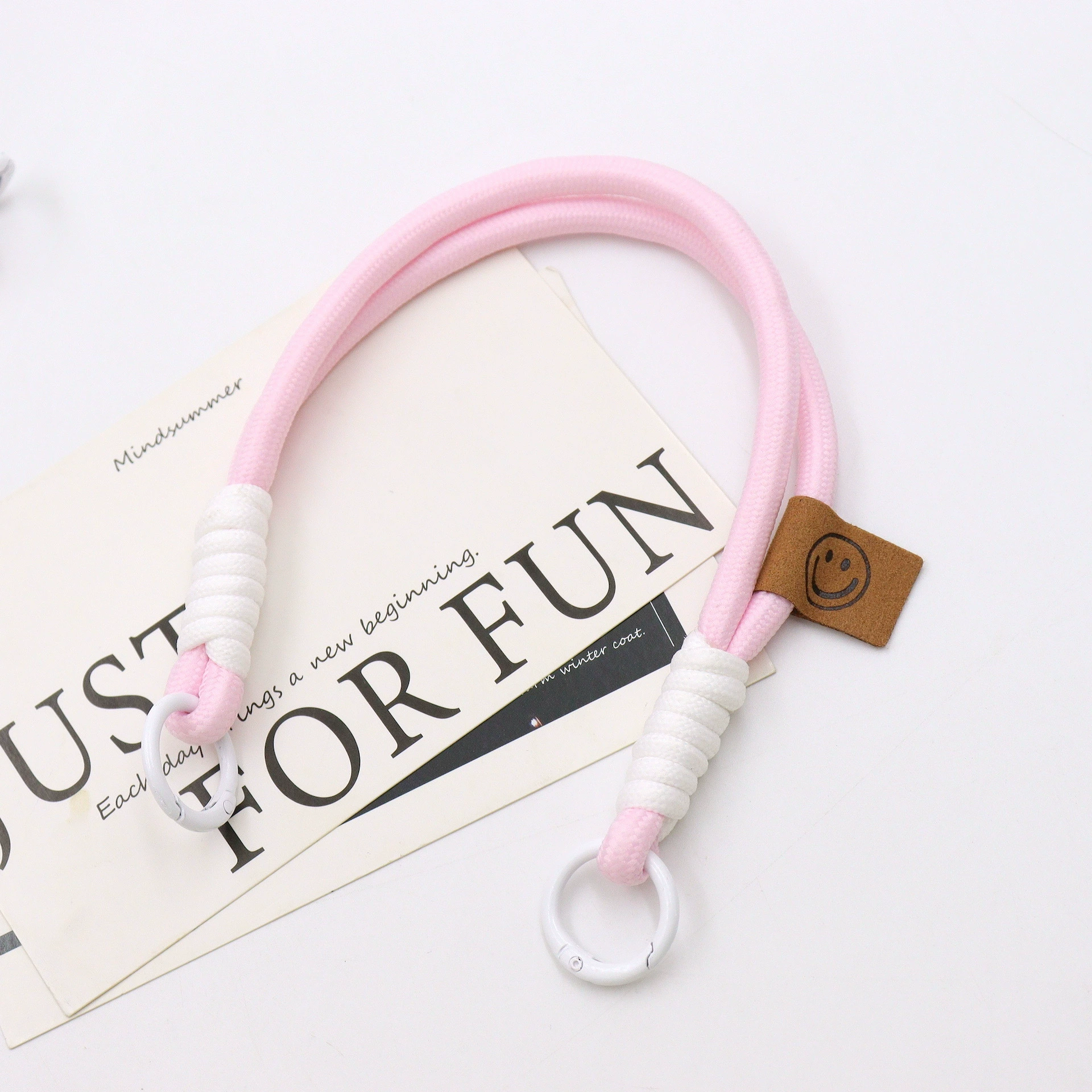 Цветной ремешок для мобильного телефона, брелок для ключей, креативный короткий плетеный ремешок, смайлик, чехол для мобильного телефона, брелок для ключей, сумка для подвешивания