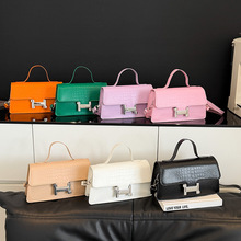 ���s����С������Ů2025�¿����аٴ�б����r�Џ͹��n��μ��