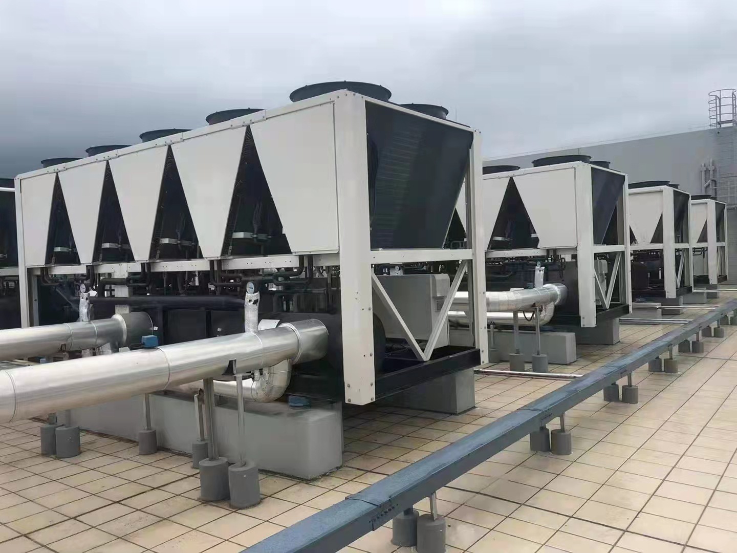 上海市嘉定区出售海尔Hair风冷热泵库存6组 2018年12月 全新出售