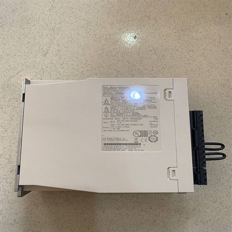 日本安川YASKAWA 驱动器 SGD7S-7R6A00B202全新原装正品
