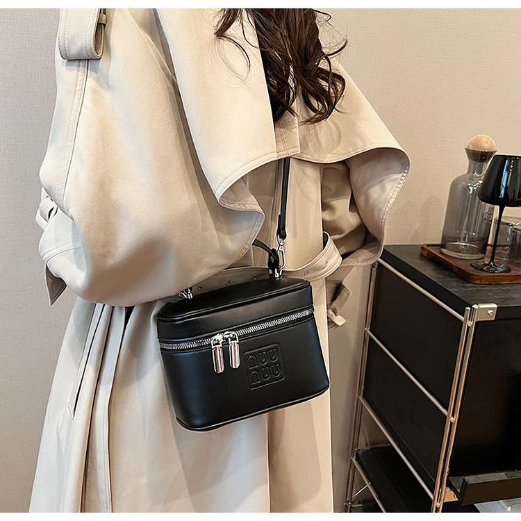 Letter small square 2024 new trendy texture handbag miu high-end versatile single shoulder crossbody bag_voghion.com