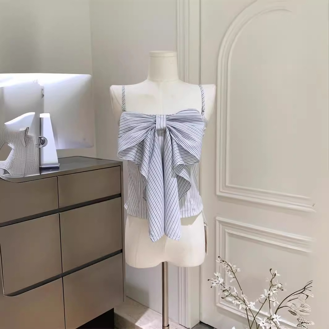 Shirt with bow