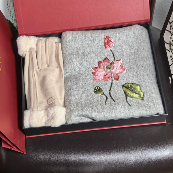 Woolen set, gift box