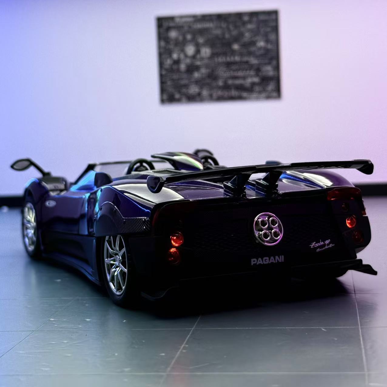 Nuevo modelo de coche austriaco 1:24 Pagani Zongta HP aleación convertible modelo de coche deportivo decoración atrás juguetes para niños