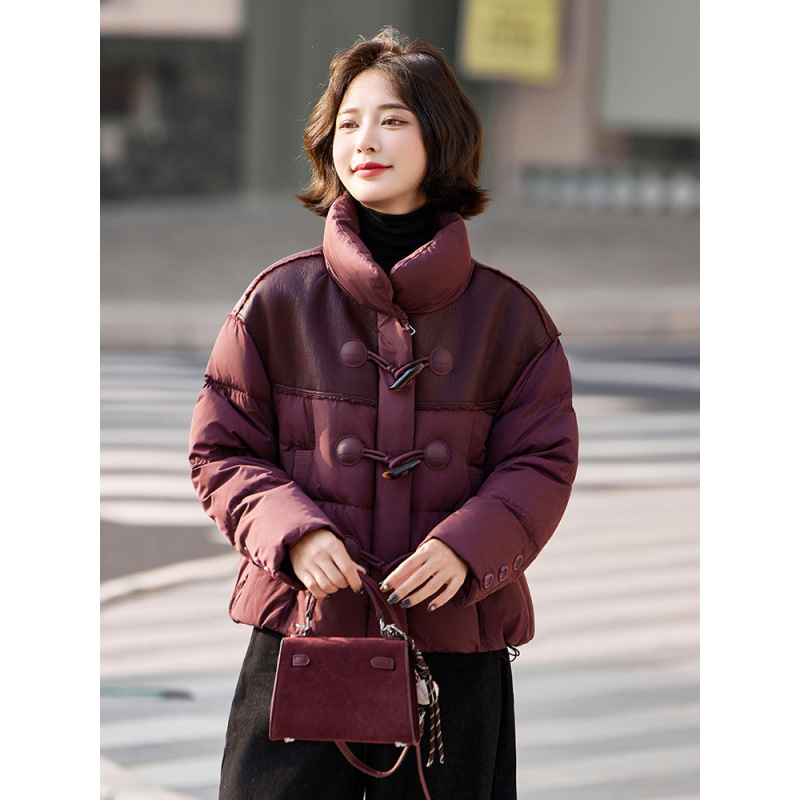 여성 다운 재킷 겨울 새로운 여성 PU 바느질 느슨한 나이 감소 패션 90 화이트 덕 다운 재킷 GE1685