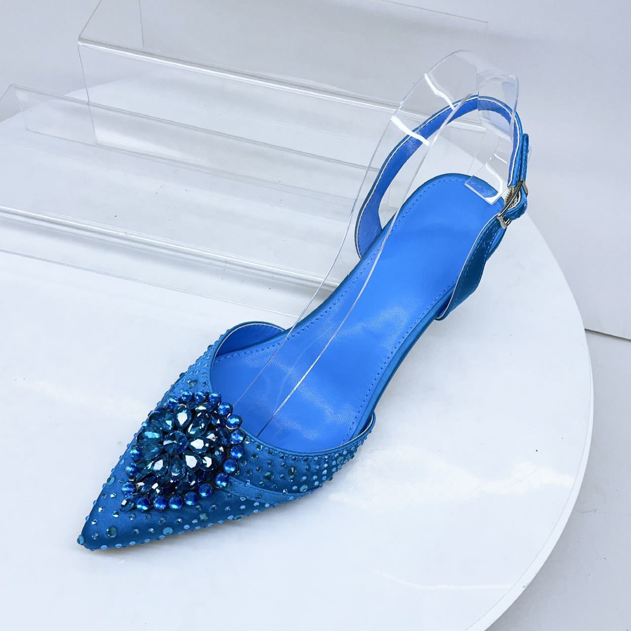 Selección estricta de zapatos de estilo italiano nuevos tacones delgados sandalias de bodas banquete de diamante puntuales zapatos de mujer
