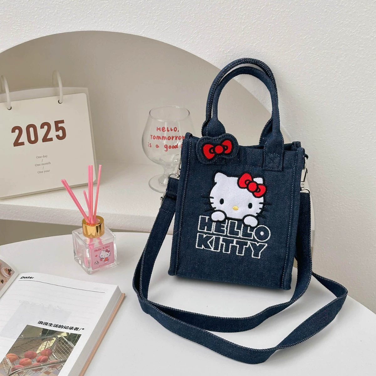 Оригинальная джинсовая сумка через плечо Sanrio Hello Kitty для мобильного телефона, мини-милый рюкзак, новый стиль 2025 года