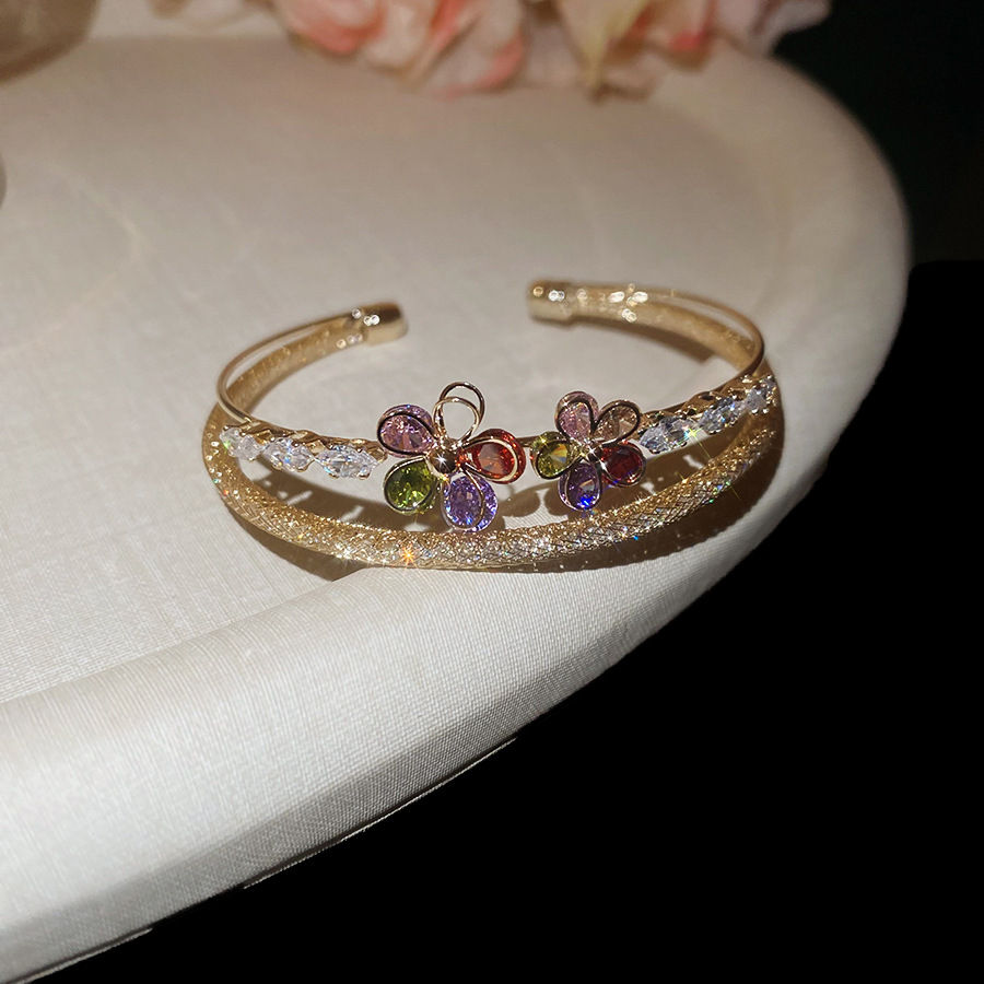 Pulsera de apertura geométrica de malla de flor de circón, pulsera retro de lujo ligero exquisito europeo y americano