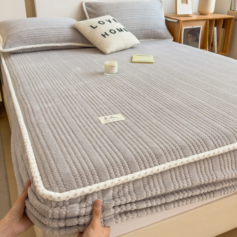 Otoño e invierno engrosado cama de terciopelo de leche una sola pieza 2025 nuevo colchón Simmons cubierta de protección sábanas de terciopelo de coral