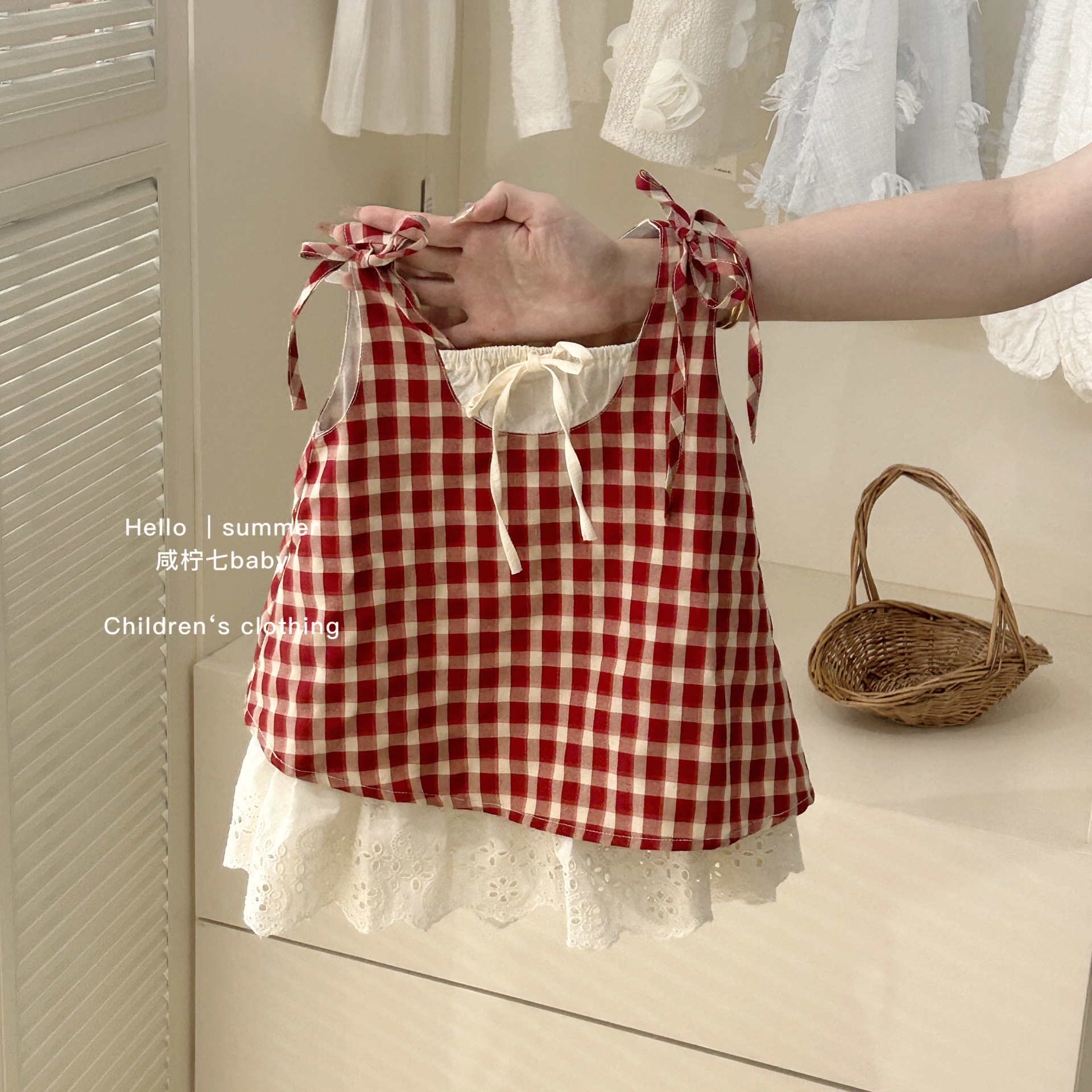 Qianqi ropa infantil de chicas cuadrado rojo falso vestido de dos piezas de verano nuevo chaleco de bebé de moda