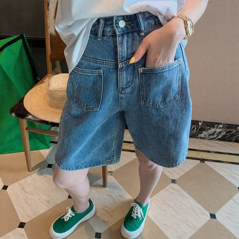 Plus-Size High-Waisted Straight-Leg Denim Shorts for Women, Summer Style, Flattering for Pear-Shaped Body, Loose Wide-Leg Hot Pants