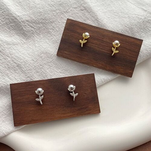 s925 sterling silver tulip earrings for women ins sweet, gentle and luxurious niche design simple flower shell beads earrings