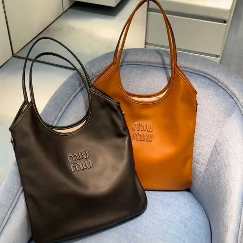 Miu Miu 2025 New Retro Casual Versatile Large Tote Bag with a High-End Feel, Casual Simple Handbag and Crossbody Bag