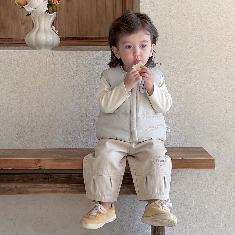 New autumn and winter white duck down vest for infants and toddlers, lightweight down vest for children, warm outerwear vest for babies