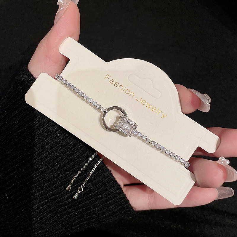 Zircon pulsera de geometría lujosa pulsera de alta sensación transfronteriza flash universal joyería de mano mujer fábrica de libros rojos al por mayor