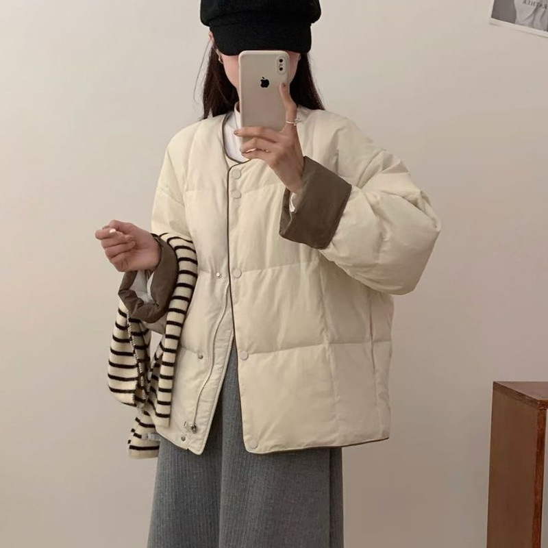 2025 Winter New Korean Style Petite Women's Short down Jacket with Round Neck and Color Block White Duck down Puffer Coat