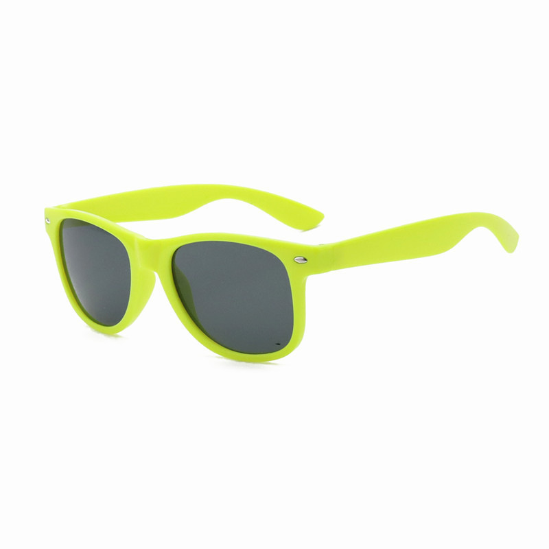 Gafas de sol retro de moda 2025, estilo caramelo con clavos de sombrilla de arroz, venta al por mayor directa de fábrica