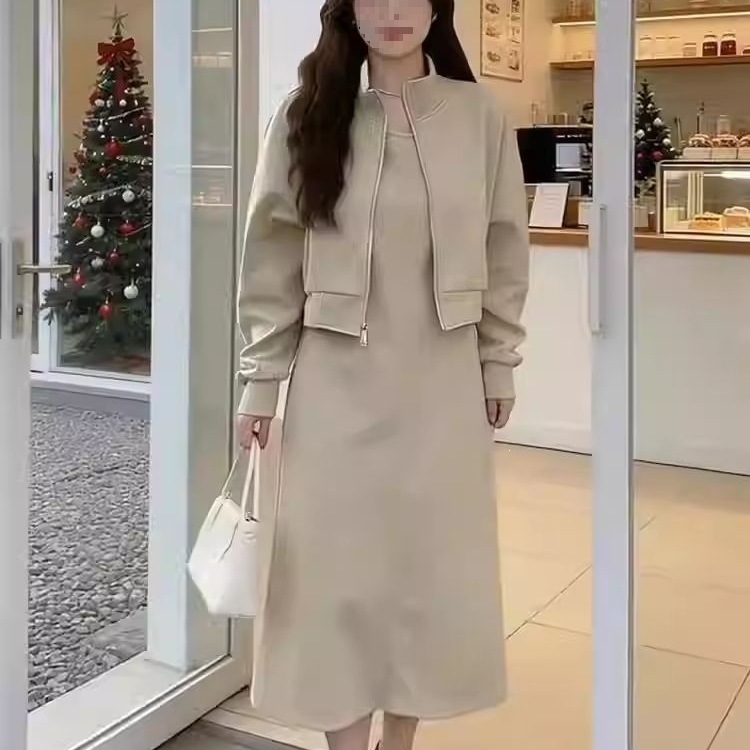 Cross-border autumn plus-size stylish age-reducing slimming outfit for women, two-piece set with vest and skirt for plus-size ladies