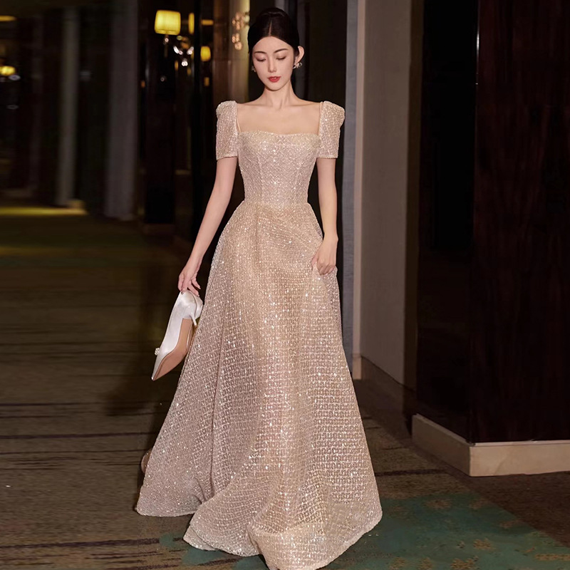 Vestido de novia estilo francés, modelo 2025, elegante escote cuadrado para novia, súper romántico, velo brillante, corte ajustado, vestido de noche para banquete que estiliza la figura.