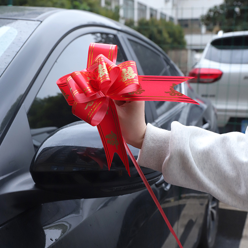 Decoración de la boda, mango de carro de flores, cinta de colores, embalaje de regalos de flores, arco de flores, mano de dibujo