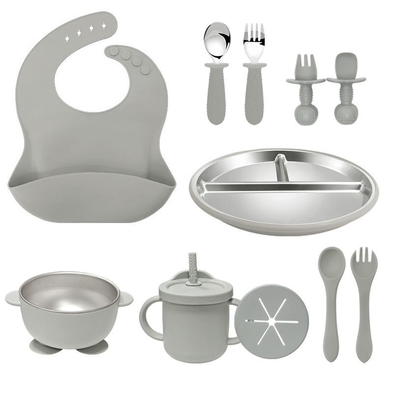 Amazon 304 acero inoxidable silicona platos de platos set cubiertos bebés bebés de silicona bib de grado alimenticio