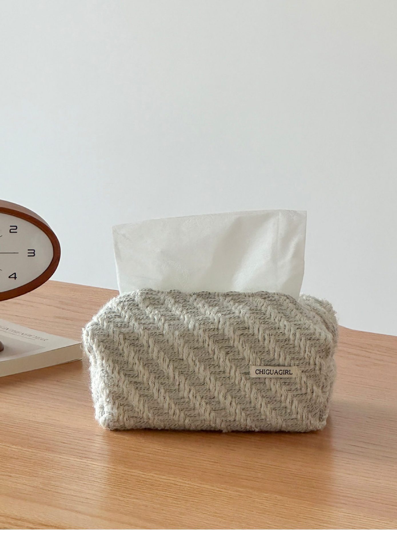 Vintage-style fabric tissue box for home, living room, and car use, high-end light luxury tissue bag, napkin cover, desktop tissue box