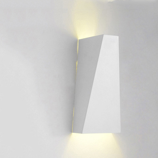 Nuevo nórdico LED lámpara de pared de hierro moda cálido pasillo estudio dormitorio lámpara moda arte hierro sala de estar lámpara de pared