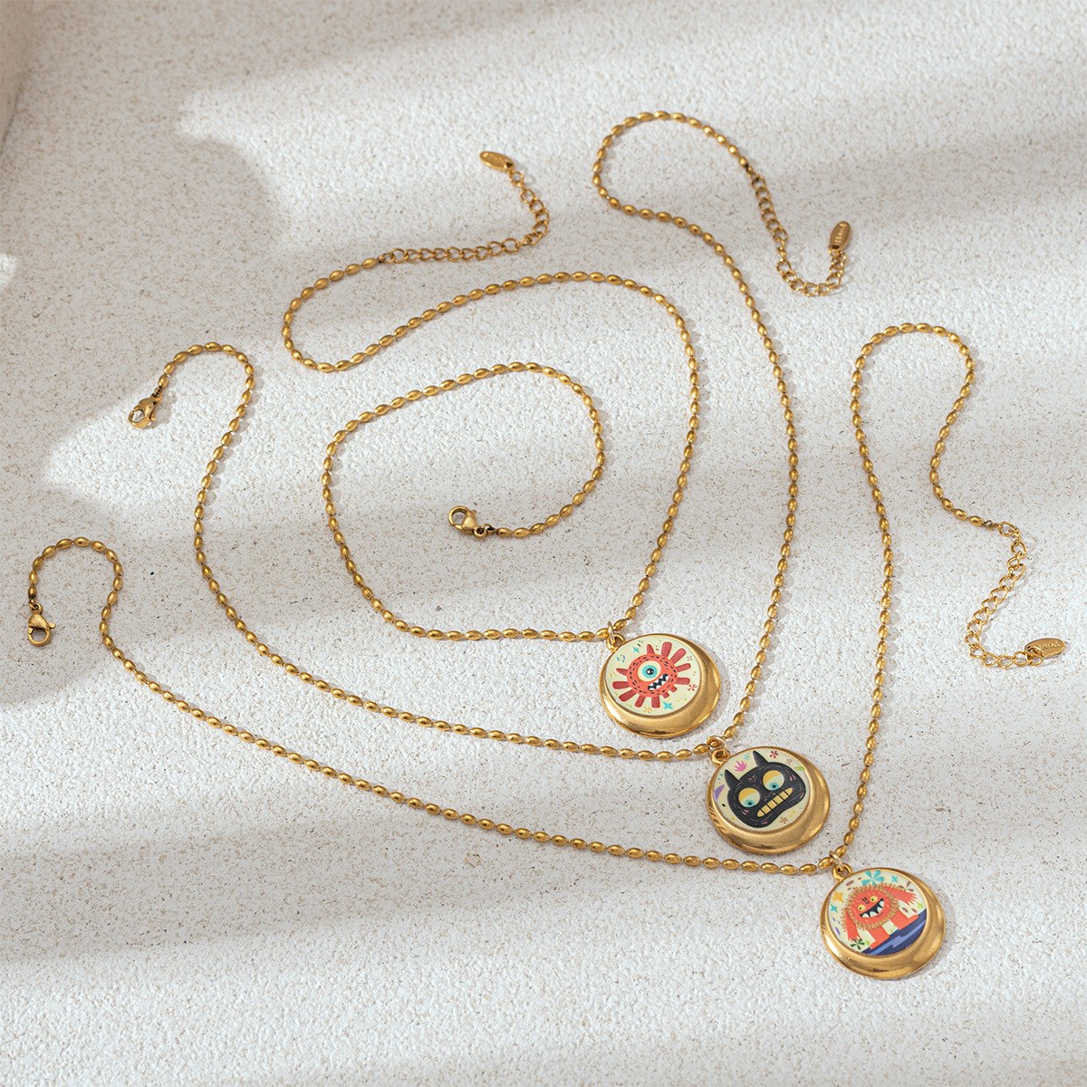 Collar de acero inoxidable para mujeres no se desvanece colgante de monstruo cadena de clavícula ligera lujo transfronterizo joyería caliente