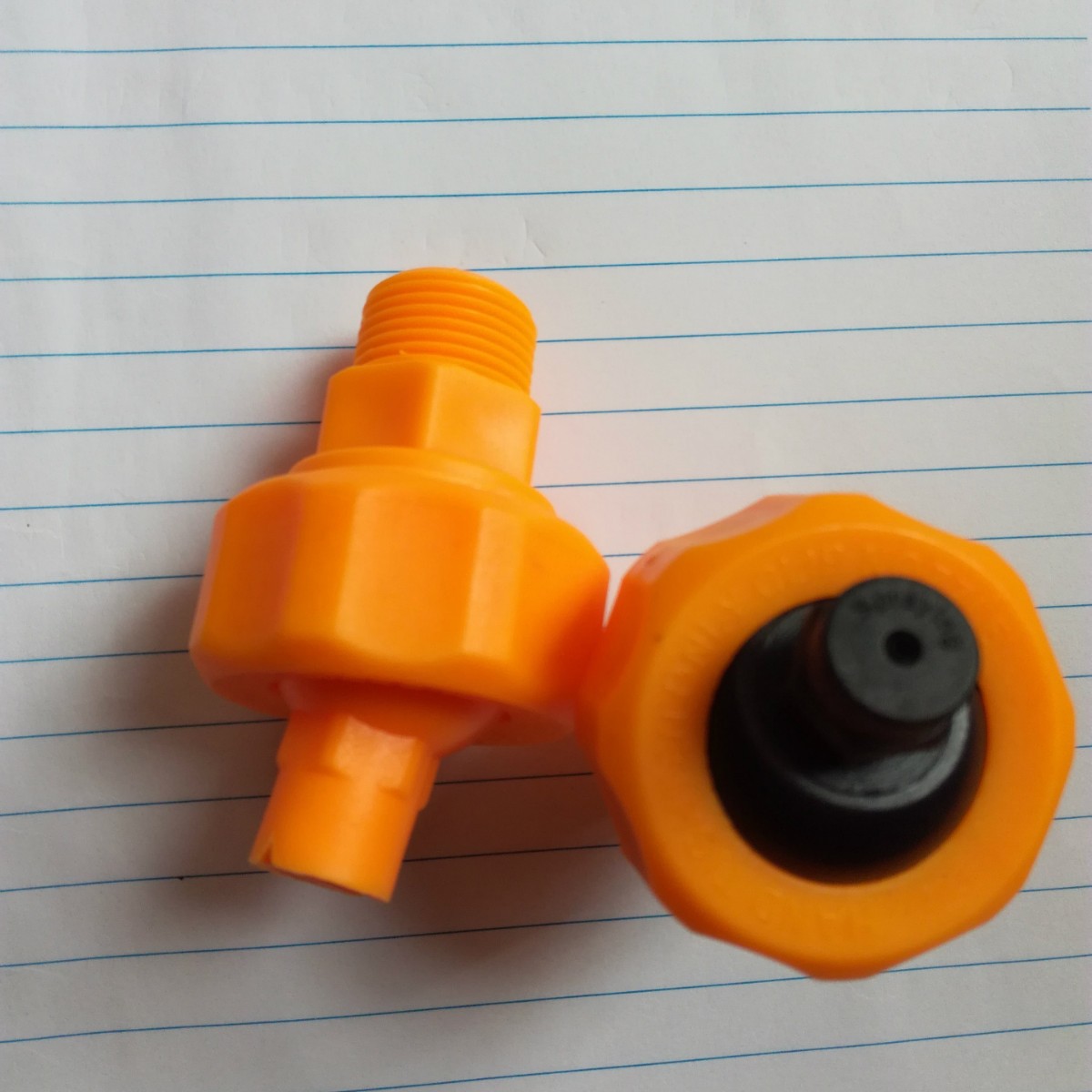 茂名市3/8螺纹型塑料雾化喷嘴多向可调球形涂装喷嘴