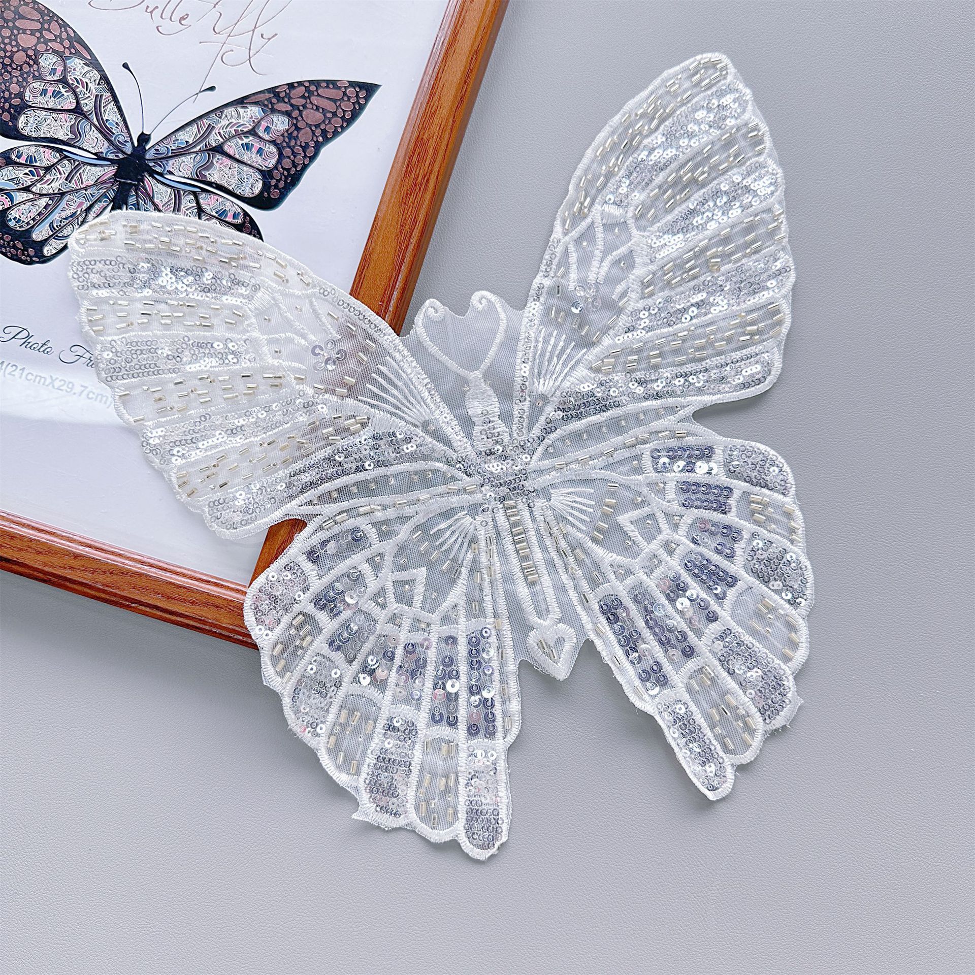 Venta caliente de malla blanca mariposa bordada pegatinas de tela vestido de ropa DIY parche decorativo Accesorios apliques Accesorios image 4