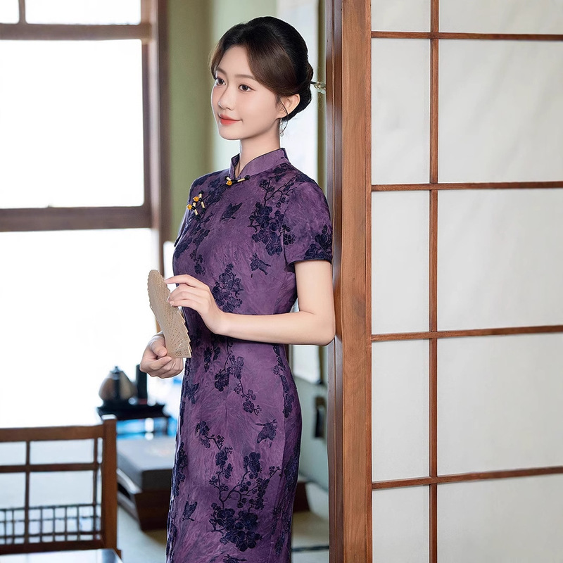 2025 Spring Retro Traditional Simple Elegant Long Cheongsam Large Size Slim Fashion Banquet Catwalk Cheongsam