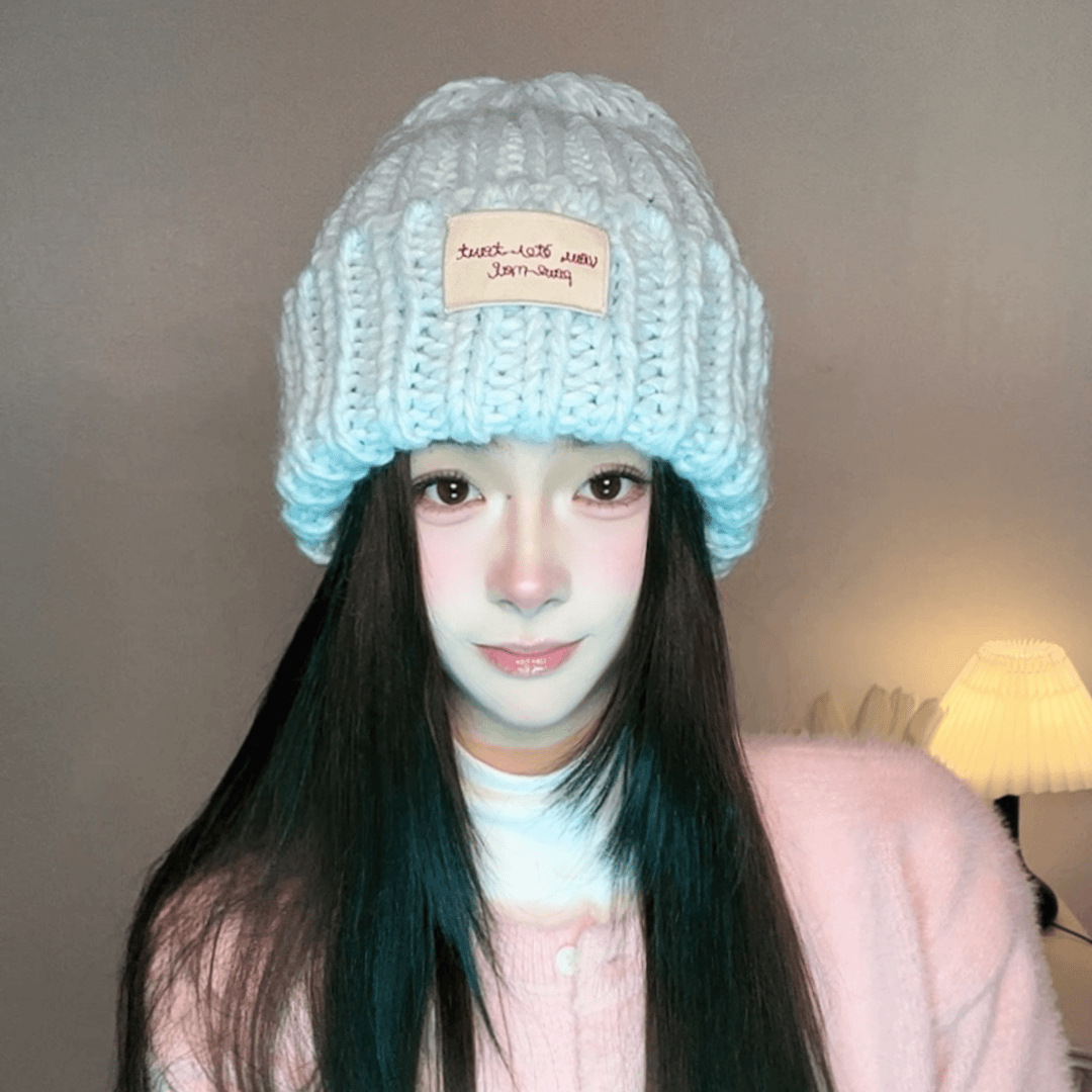 큰 머리 녹색 니트 모자 큰 머리 모직 세련되고 잘 생긴 모자 얼굴을 보여주는 여성용 작은 겨울 모직 모자