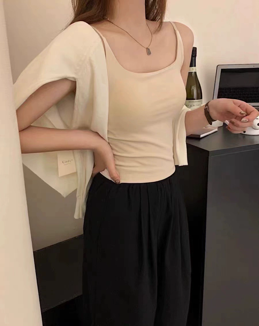 Colored top with cups, underwear as outerwear, body-friendly tube top, beautiful back, simple and elegant design