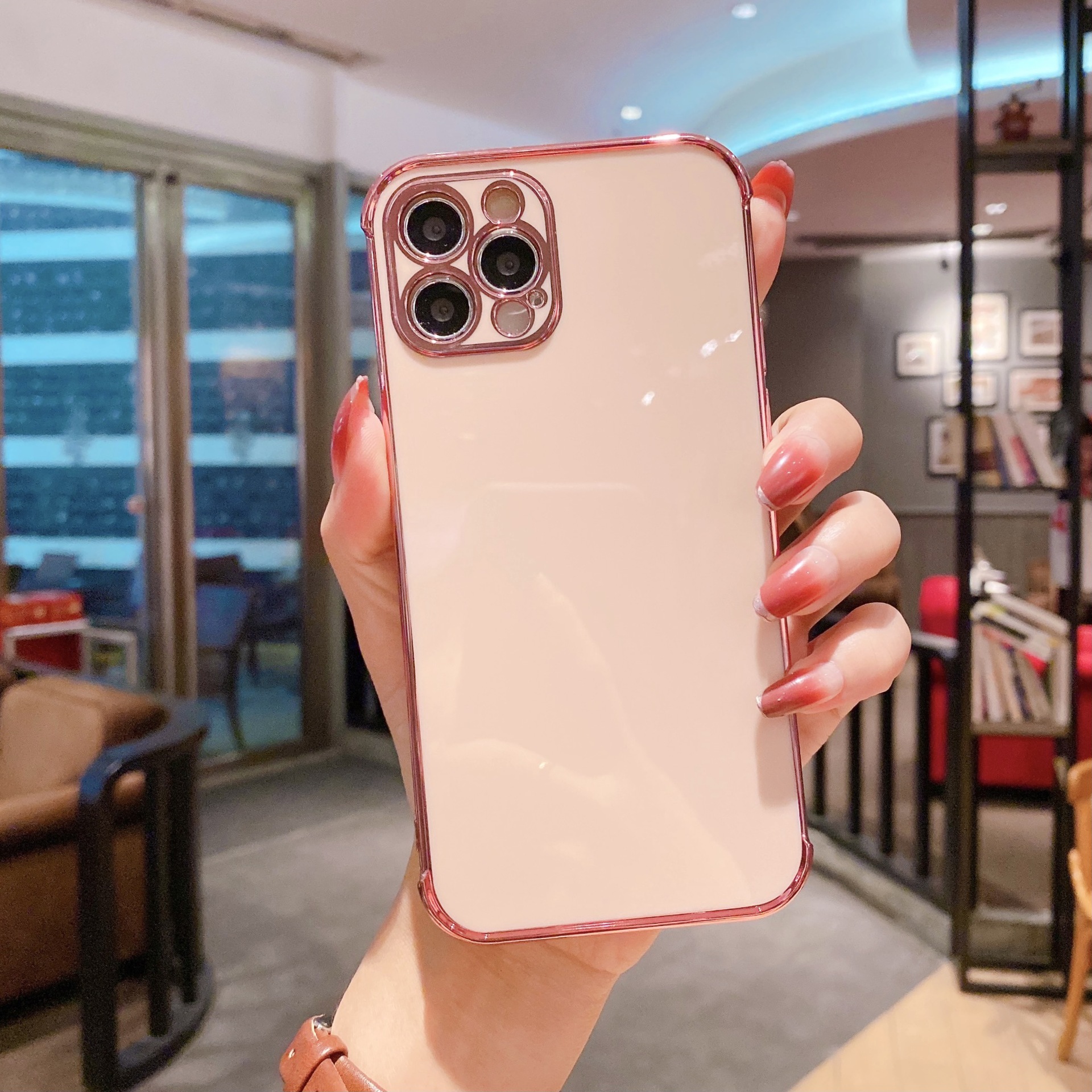 Funda para Teléfono iPhone 17 Pro Max, Electrochapada, Brillante, Compatible con Apple 15/16, Orificios Precisos, Funda Suave para 7P/8P, XS Max.