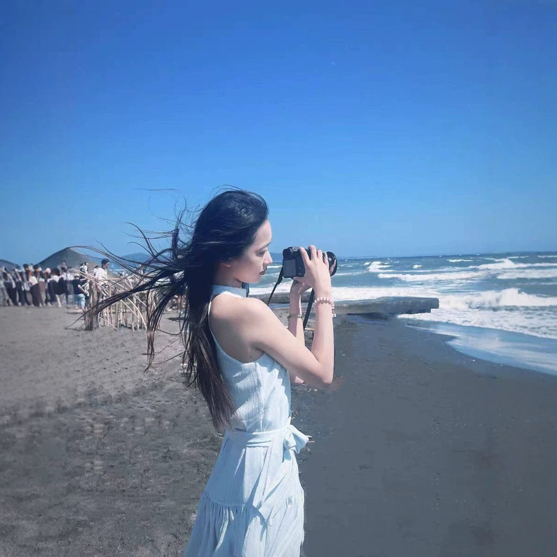 Unique and Stylish Vacation-Style Halter Neck Dress for Hot Girls, Fashionable Slim-Fit Dress, Feminine Short Dress with Tie Waist and Ruffles