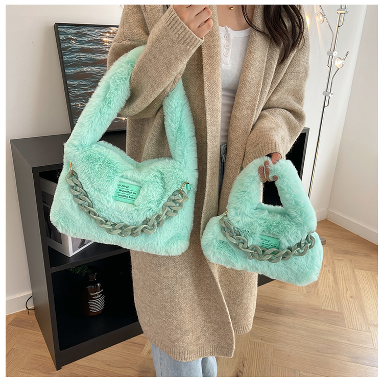 Women's Medium Winter Plush Solid Color Cute Square Zipper Handbag display picture 6