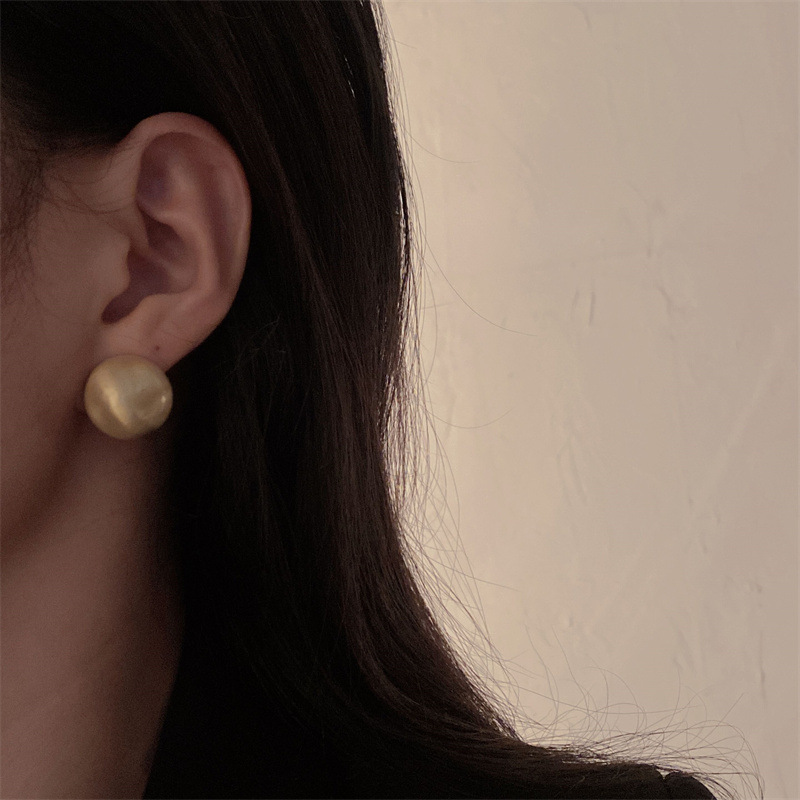 Elegant Round Copper Ear Studs 1 Pair