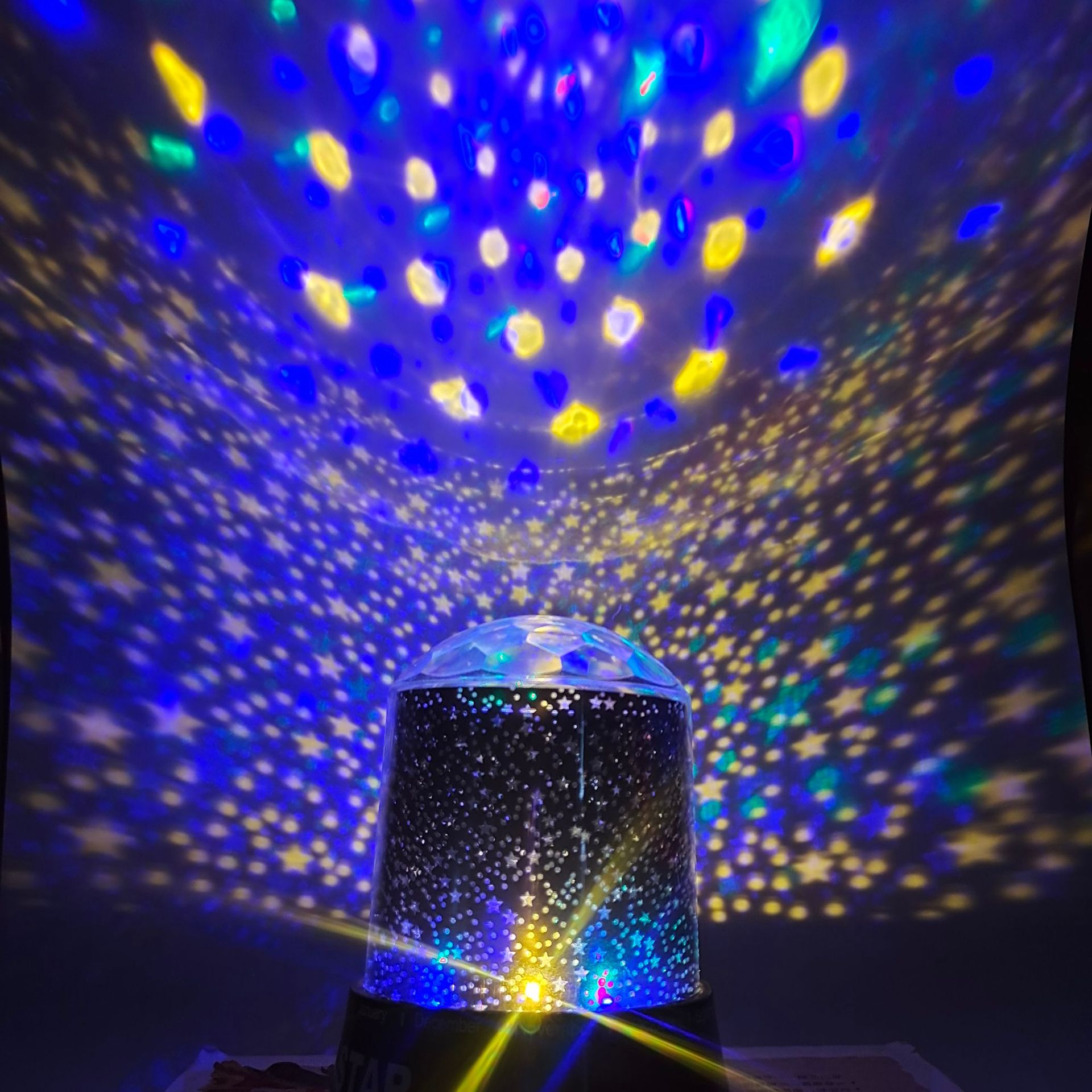 Lámpara de proyección de cielo estrellado de segunda generación lámpara de cielo estrellado de color múltiple creativo pequeño regalo luz de noche multicolor opcional al por mayor