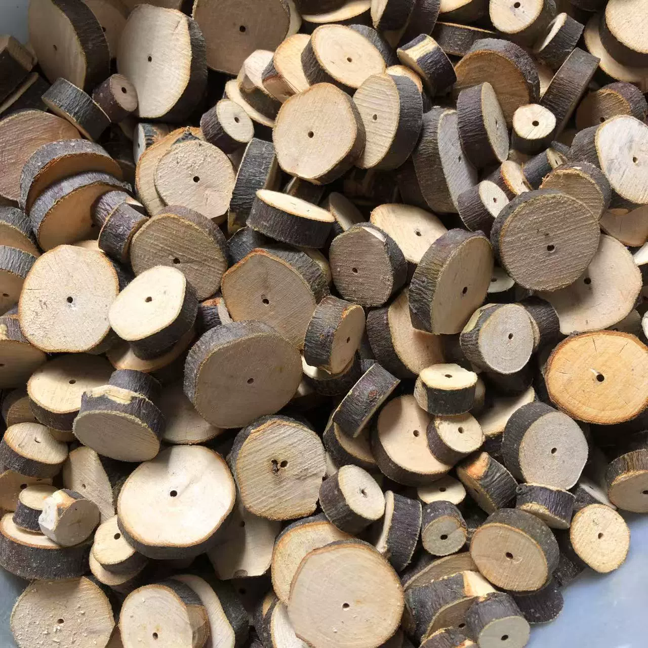 Apple, carpentry with accessories