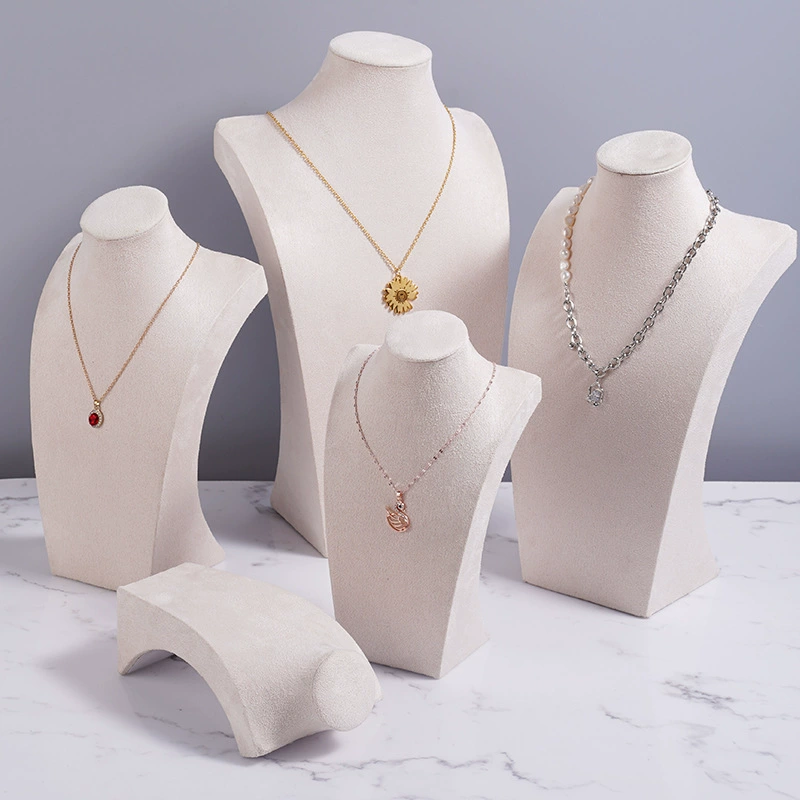 Necklace, stand, mannequin head