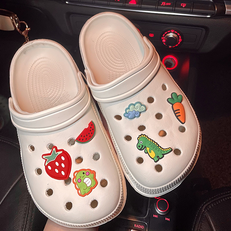 Free with cartoon DIY2025 couple hole shoes jewelry buckle soft glue net red fun factory explosions wholesale Free with cartoon DIY2025 couple hole shoes jewelry buckle soft glue net red fun factory explosions wholesale