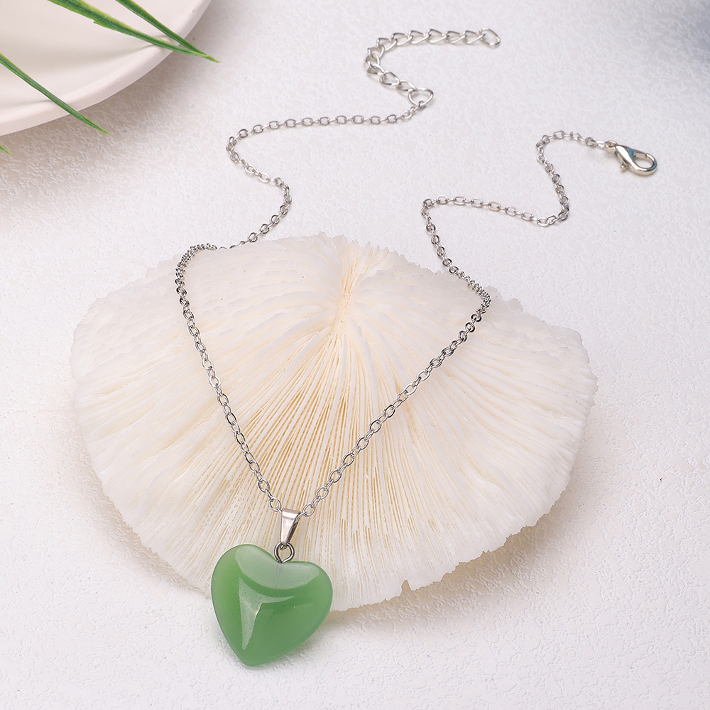 Simple Resin Stone Heart Pendent Necklace display picture 3
