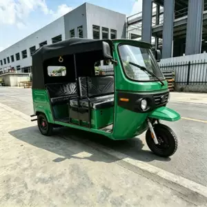 Yanacaqla işləyən sərnişin üçtəkərli motosikleti, günəşlikli və tentli