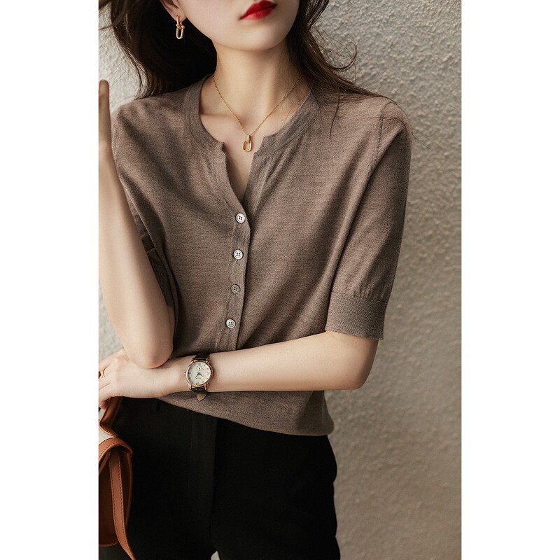 Xiaojia's Same Style Knitted Cardigan Women's Round Neck Half-Sleeved V Neck Top Short-Sleeved Summer Worsted Knitted Thin Bottoming Shirt