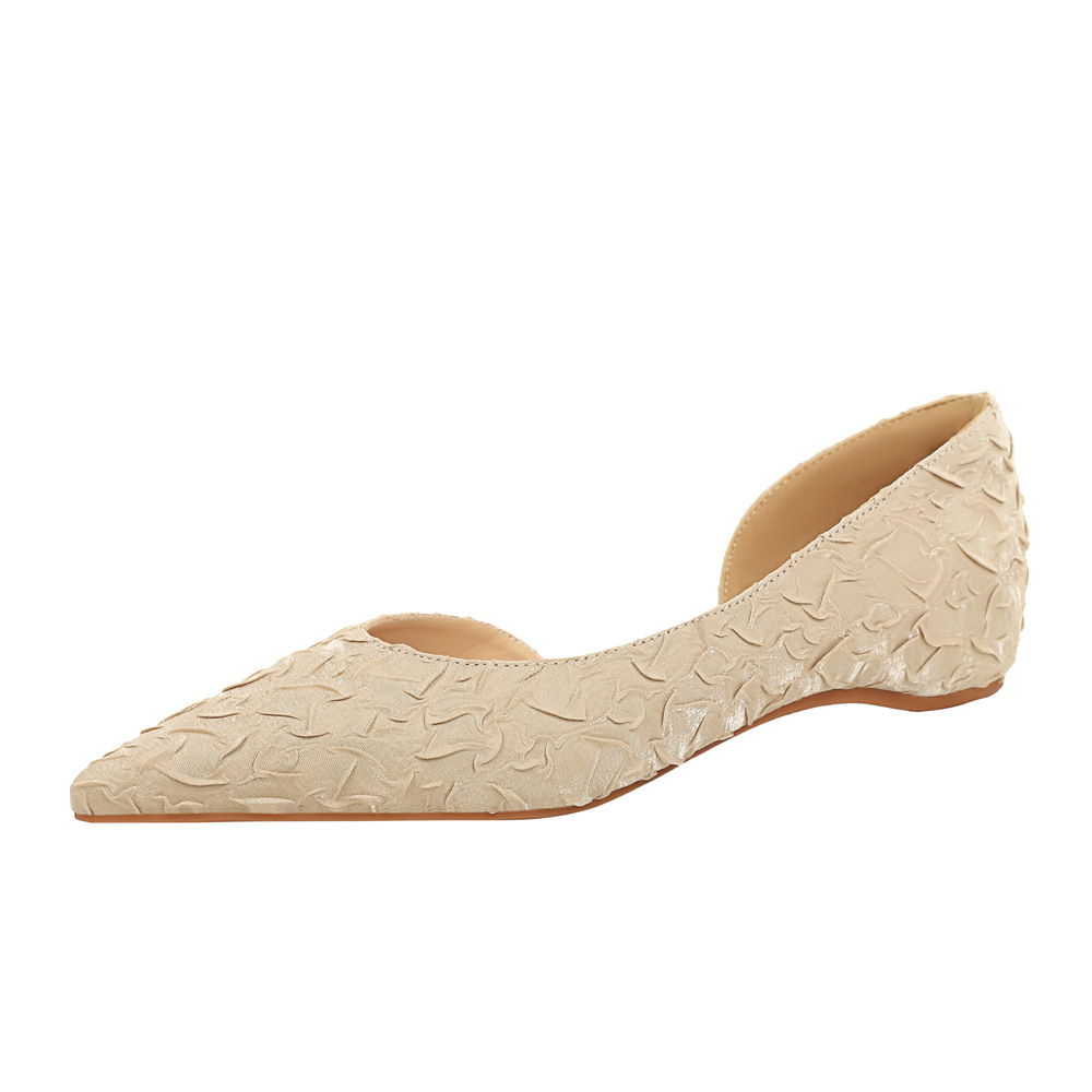 732 European and American style pleated gold silk banquet, low heel, side empty pointed, shallow mouth, easy to pedal, single shoe for women