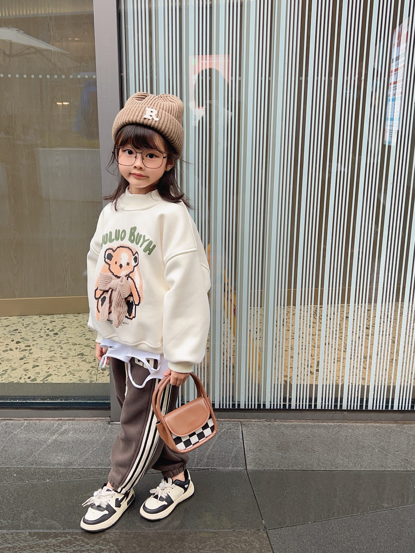 4D7CDD10-3D11-42C8-A8C7-083718